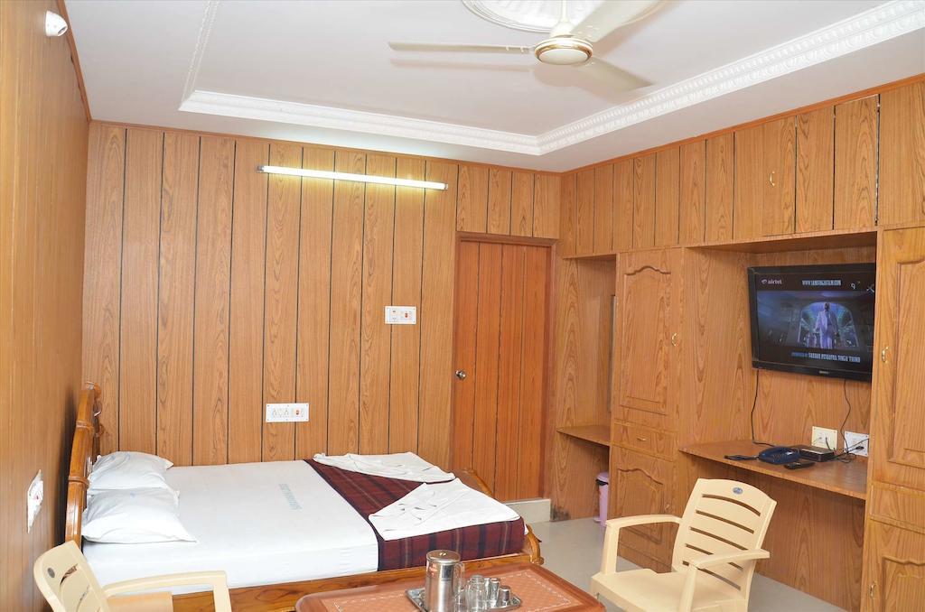 Saravanan Lodge Chennai Ruang foto