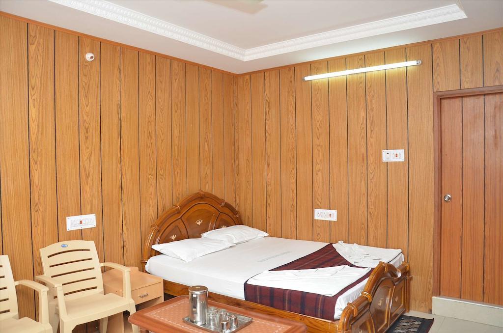 Saravanan Lodge Chennai Ruang foto